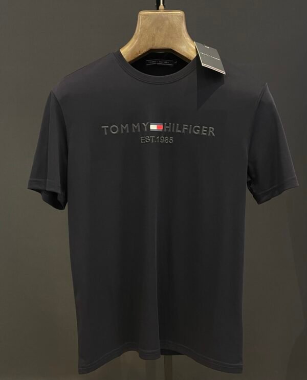 TOMMY HILFIGER T-SHIRT