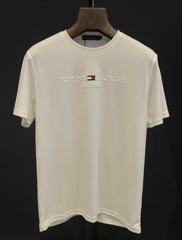 TOMMY HILFIGER T-SHIRT