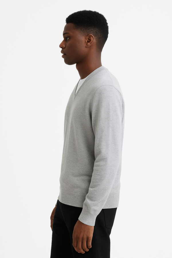 BASIC V-NECK PULLOVER