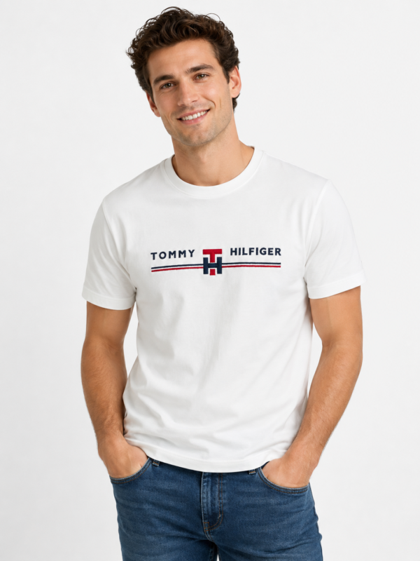 TOMMY HILFIGER T-SHIRT